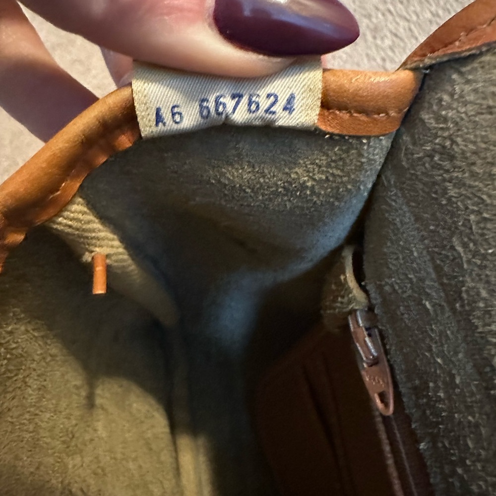 DOONEY AND BOURKE VINTAGE 1992 TAUPE PEBBLED LEATHER CROSSBODY - Picture 15 of 15